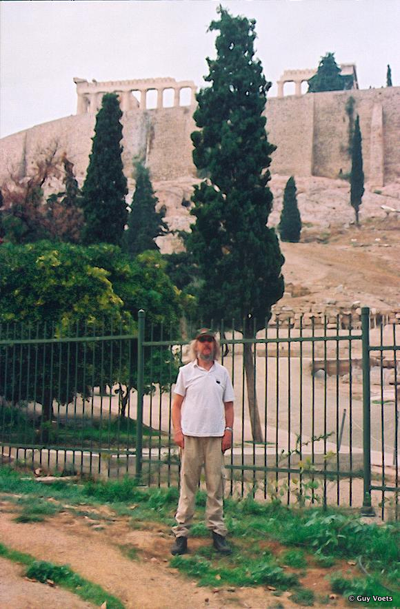 Guy at feet of Akropolis