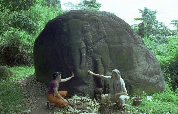 Touché & Guy at the elephant shrine