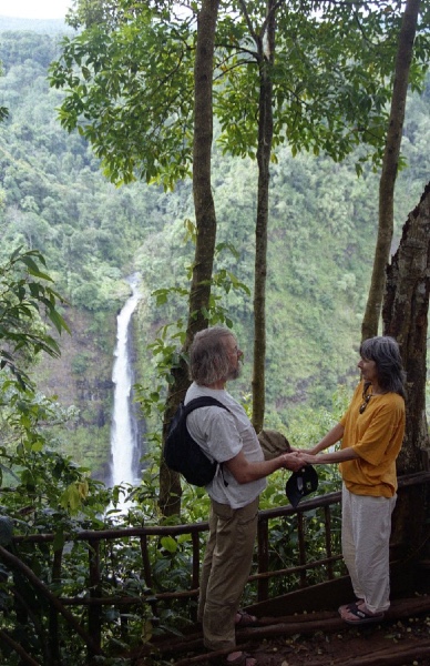 the couple at the viewpoint