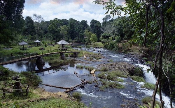 rickety bridge to the leisure ground above the falls