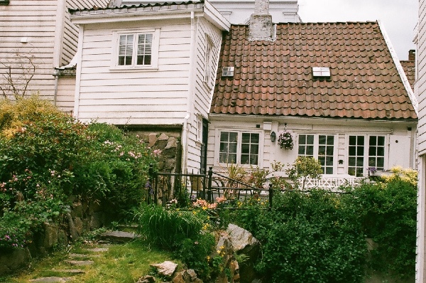 typical whitewashed wooden house in Stavanger
