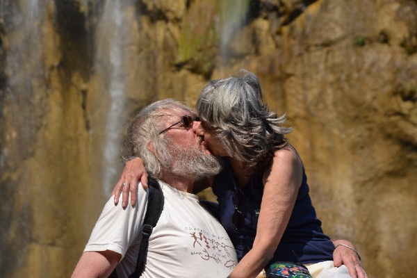 kissing under the falls