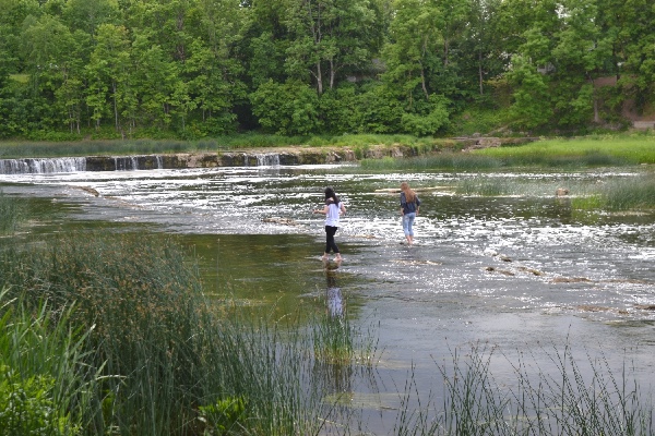 the river isn't deep