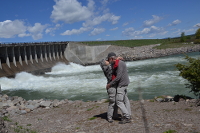 kissing couple near the dam... damn!